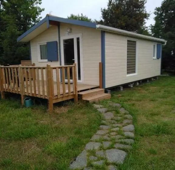 Aamiaismajoitus (B&B) Le Haut Village Chambre D Hôtes Mobi Loft Cosy Sauna ,douche ,chromothérapie