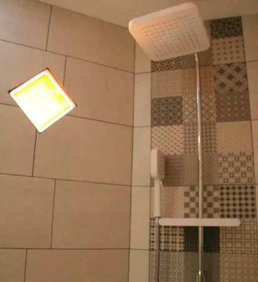 Aamiaismajoitus (B&B) Le Haut Village Chambre D Hôtes Mobi Loft Cosy Sauna ,douche ,chromothérapie