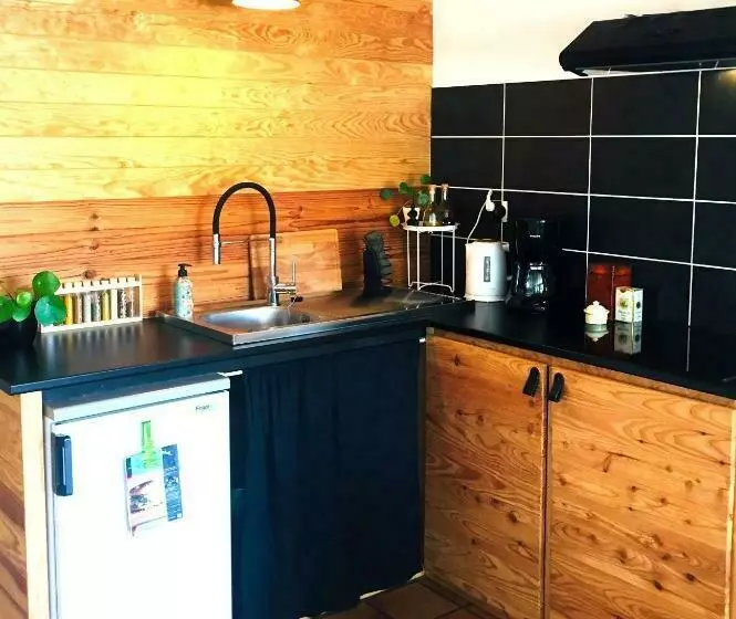 ベッドアンドブレックファースト L App Art Des Ateliers Gerny