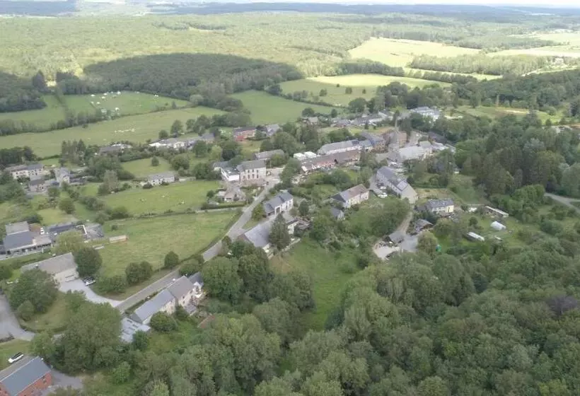 ベッドアンドブレックファースト L App Art Des Ateliers Gerny