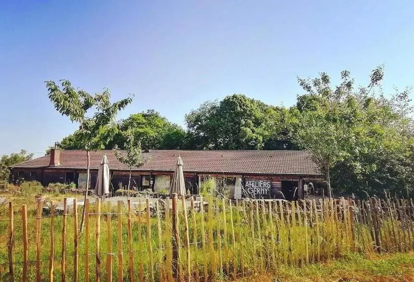 ベッドアンドブレックファースト L App Art Des Ateliers Gerny