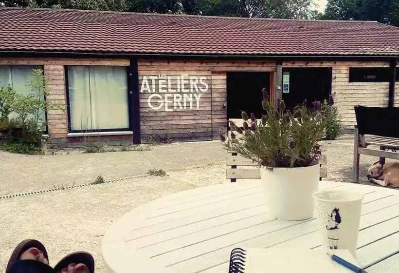 ベッドアンドブレックファースト L App Art Des Ateliers Gerny