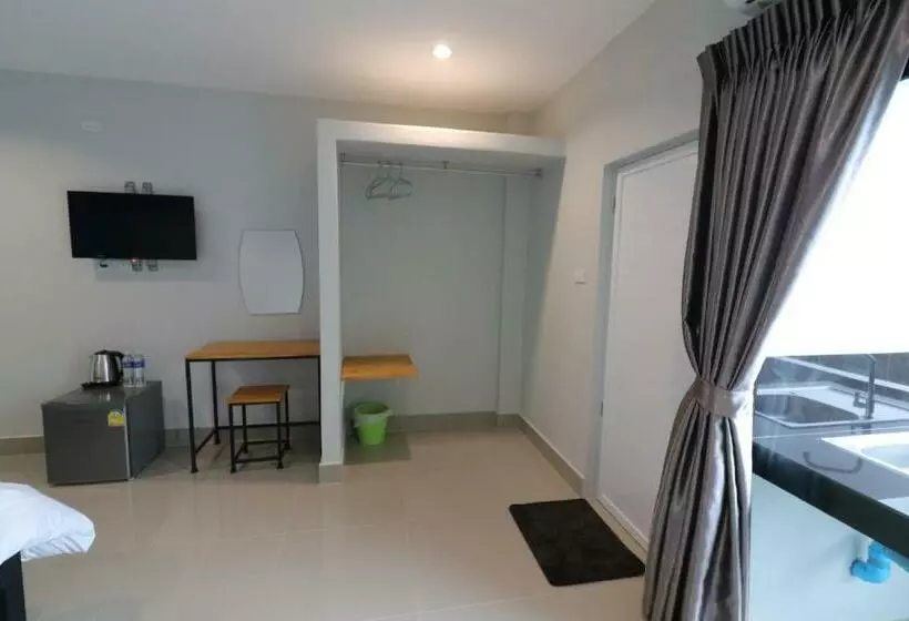 ホテル Na Phupha Apartment