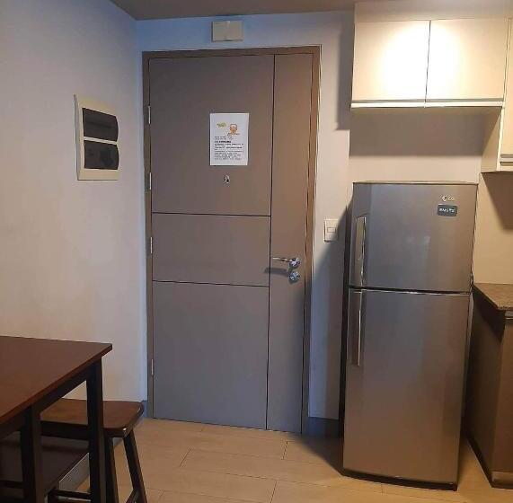 One Palm Tree Villas