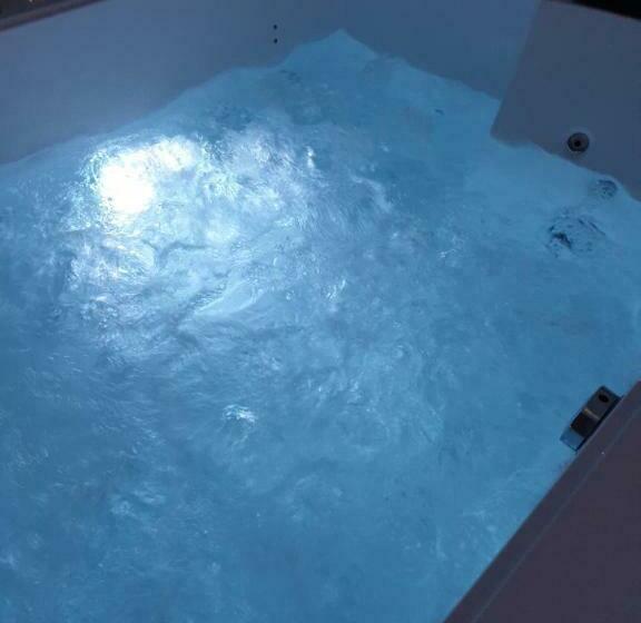 膳宿费 Elle & Lui En Jacuzzi