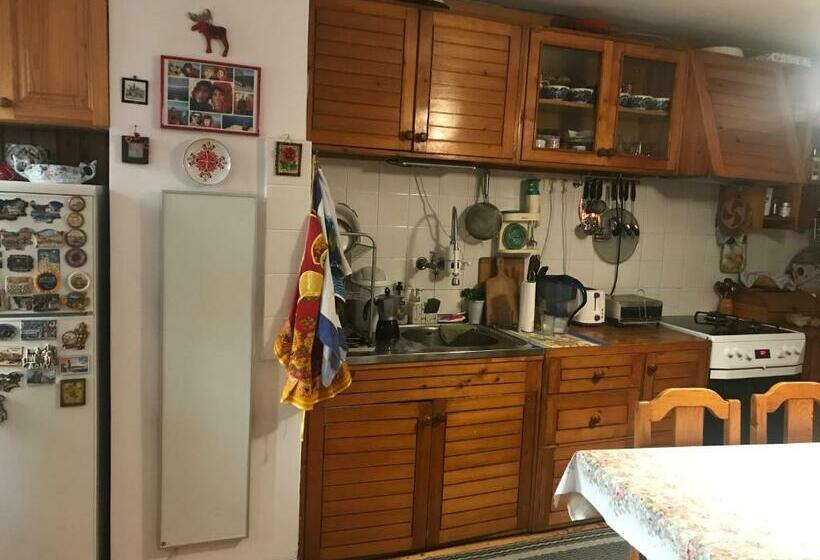 ペンション Home With The Veranda Free Parking