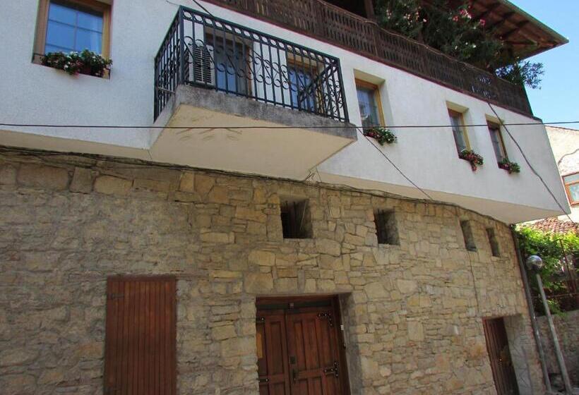 ペンション Home With The Veranda Free Parking