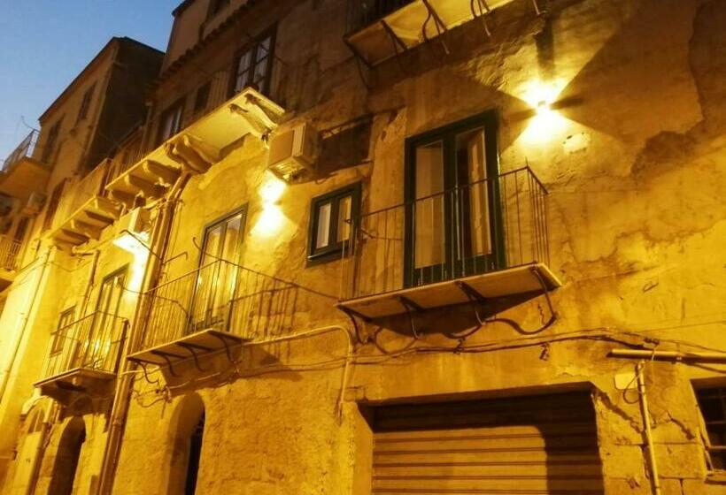 פנסיון Licata 18