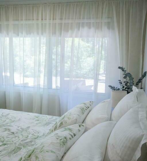 بنسيون Red Tail Retreat