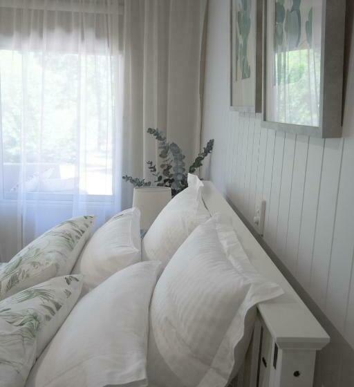 بنسيون Red Tail Retreat