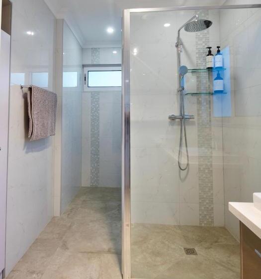 بنسيون Red Tail Retreat