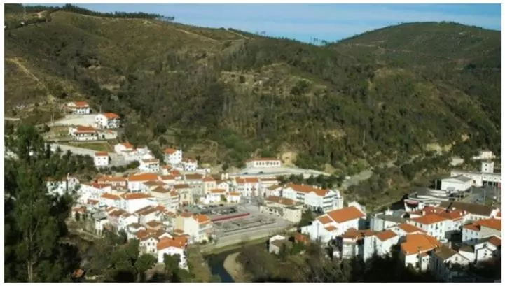 Retkeilymaja Residencial Casa Velha