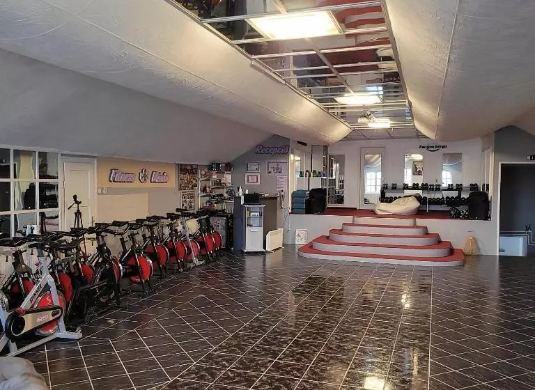 Aamiaismajoitus (B&B) Komplex  Rendezvénytermek Panzió Apartman Irodák