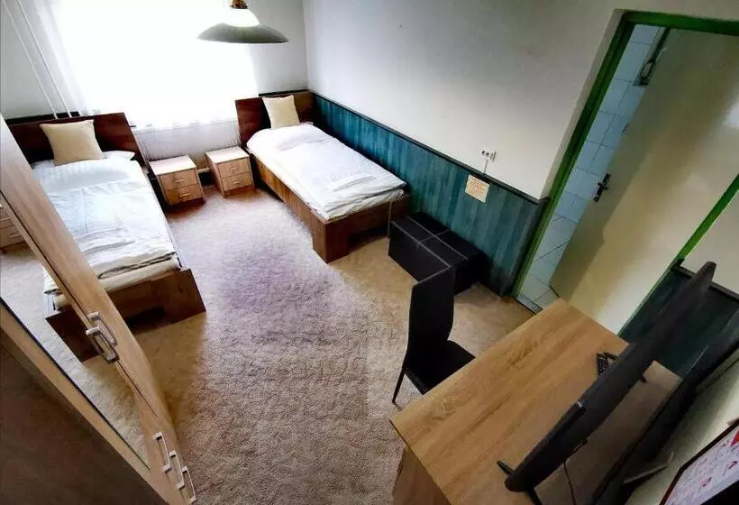 Aamiaismajoitus (B&B) Komplex  Rendezvénytermek Panzió Apartman Irodák