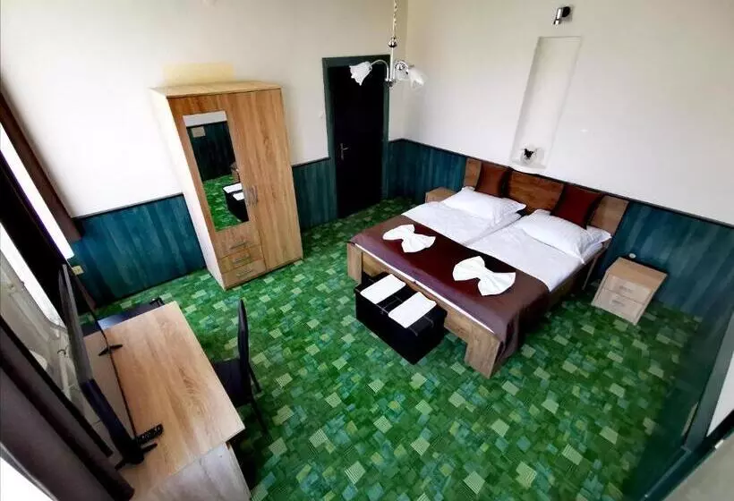 Aamiaismajoitus (B&B) Komplex  Rendezvénytermek Panzió Apartman Irodák