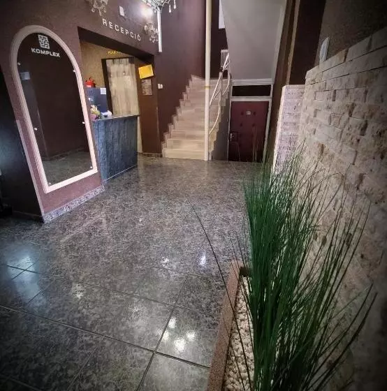 Aamiaismajoitus (B&B) Komplex  Rendezvénytermek Panzió Apartman Irodák