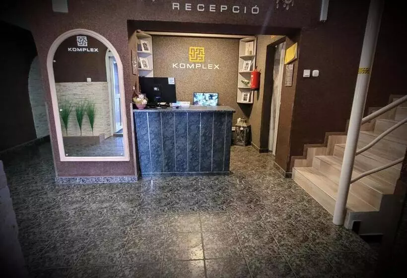 Aamiaismajoitus (B&B) Komplex  Rendezvénytermek Panzió Apartman Irodák