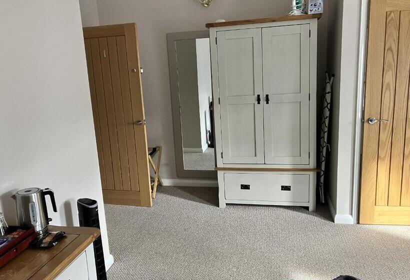 Bed and Breakfast Sixteen B