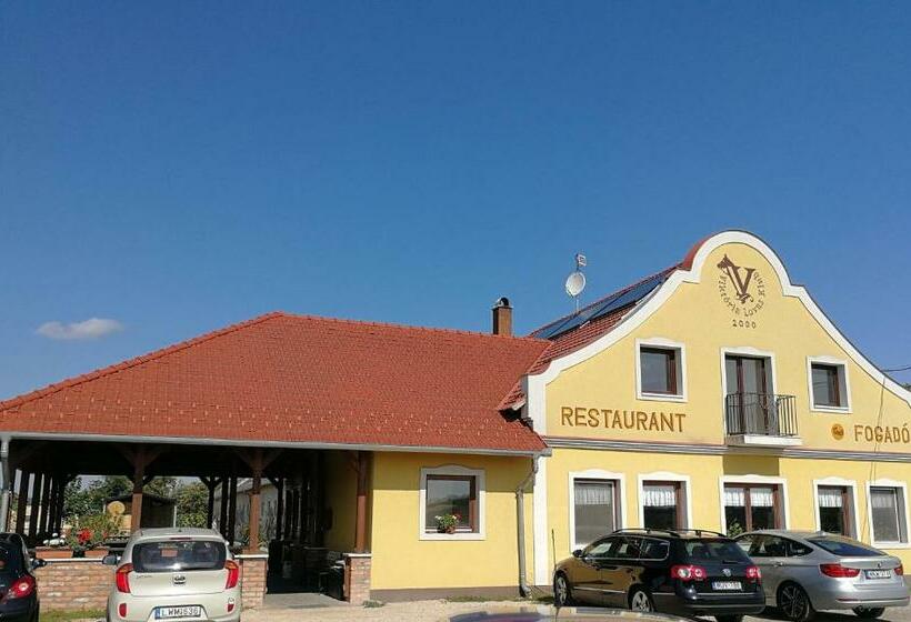 Bed and Breakfast Viktória Lovas Panzió