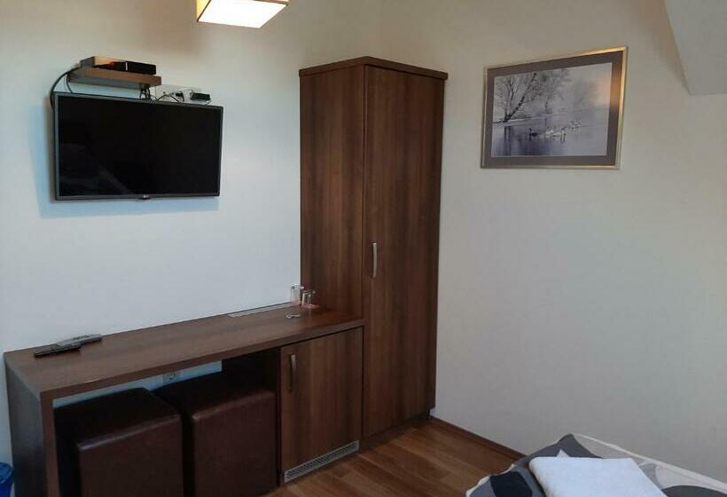 Bed and Breakfast Viktória Lovas Panzió