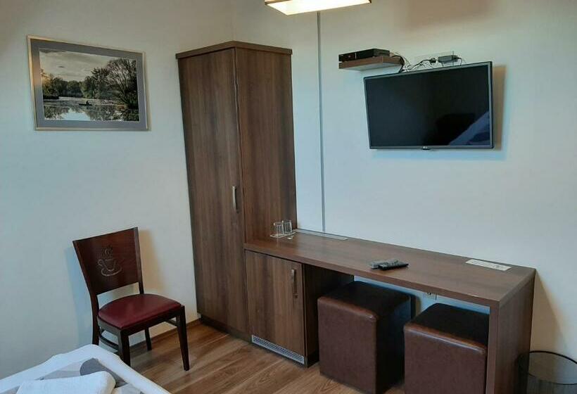 Bed and Breakfast Viktória Lovas Panzió