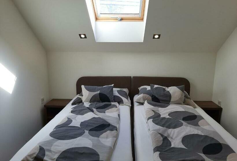 Bed and Breakfast Viktória Lovas Panzió