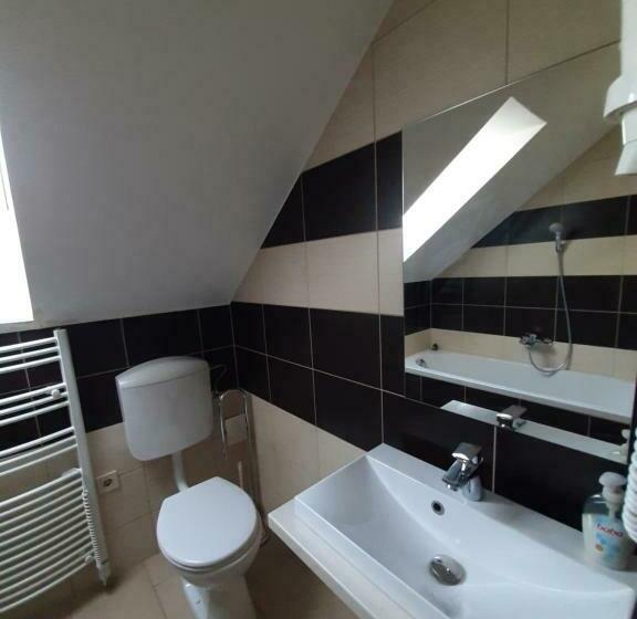 Bed and Breakfast Viktória Lovas Panzió