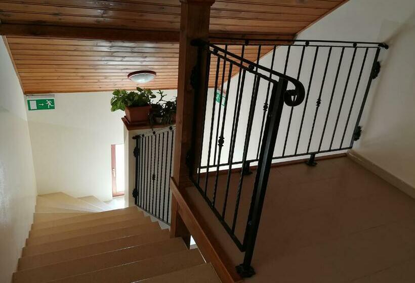 Bed and Breakfast Viktória Lovas Panzió