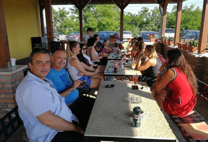 Bed and Breakfast Viktória Lovas Panzió