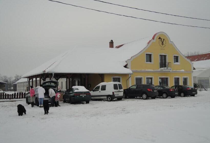 Bed and Breakfast Viktória Lovas Panzió