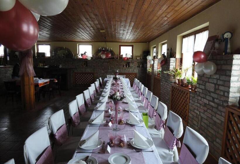 Bed and Breakfast Viktória Lovas Panzió