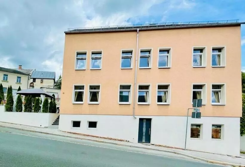 ホテル Pension Goldenes Vogtland