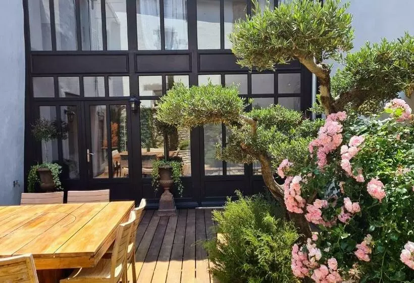 ペンション La Martinoise Patio