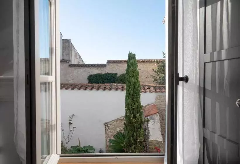 ペンション La Martinoise Patio