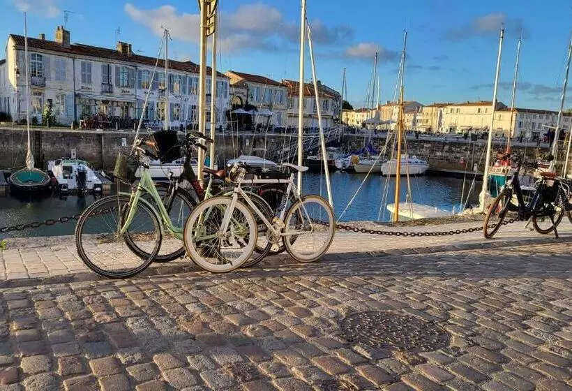 ペンション La Martinoise Patio