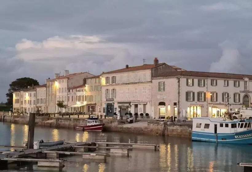 ペンション La Martinoise Patio