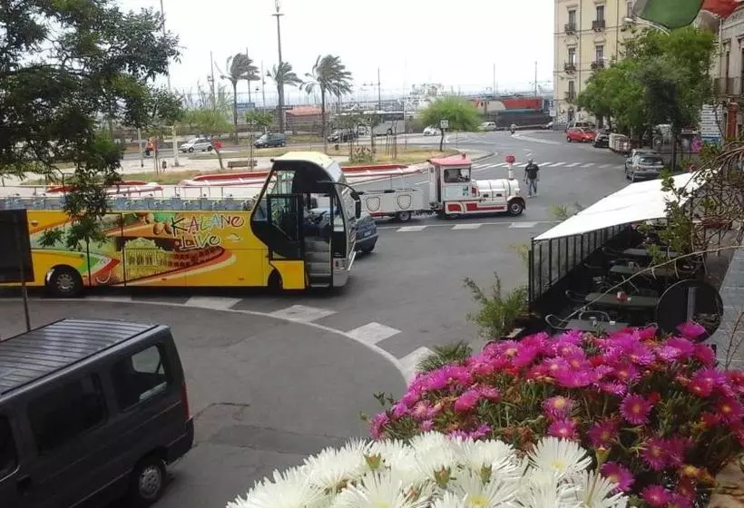 تختخواب و صبحانه Holland International Rooms