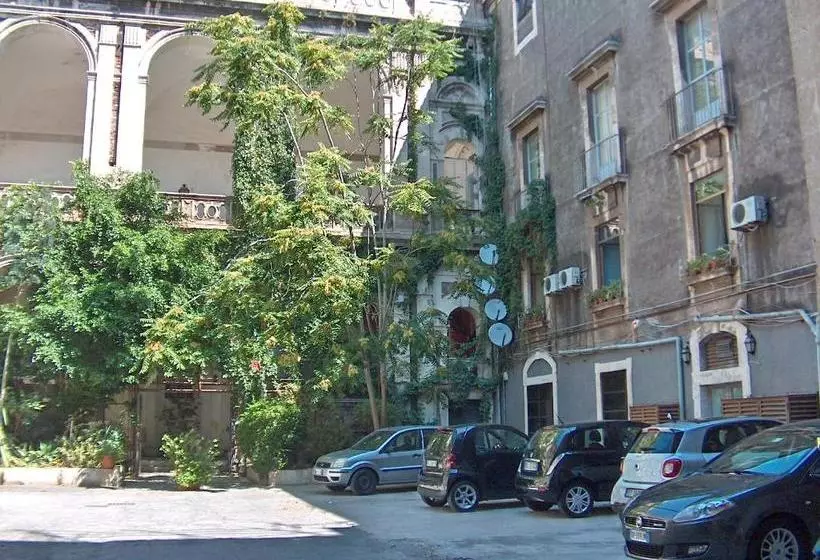 تختخواب و صبحانه Holland International Rooms