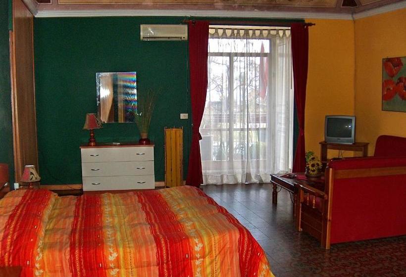 تختخواب و صبحانه Holland International Rooms