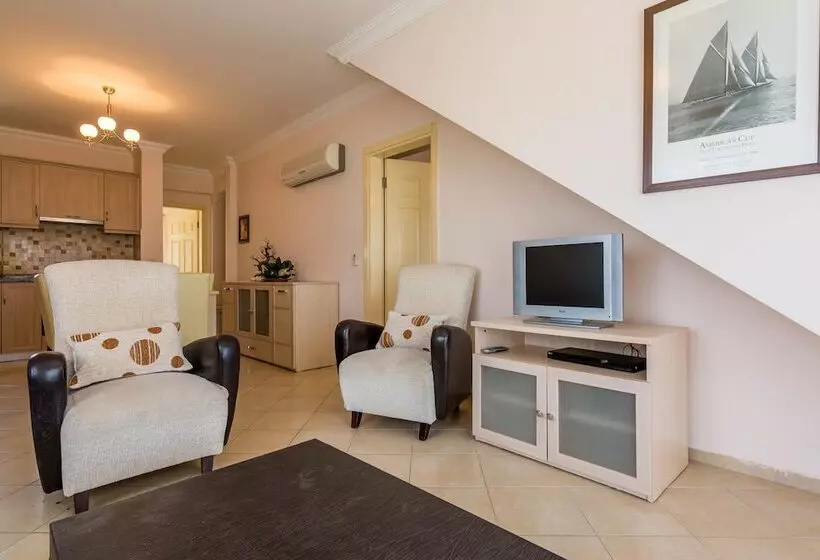 فندق Apollonium Spa & Beach Resort