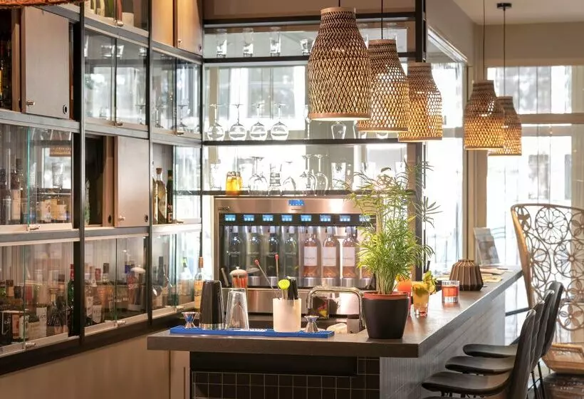 هتل Best Western Plus Hôtel La Joliette