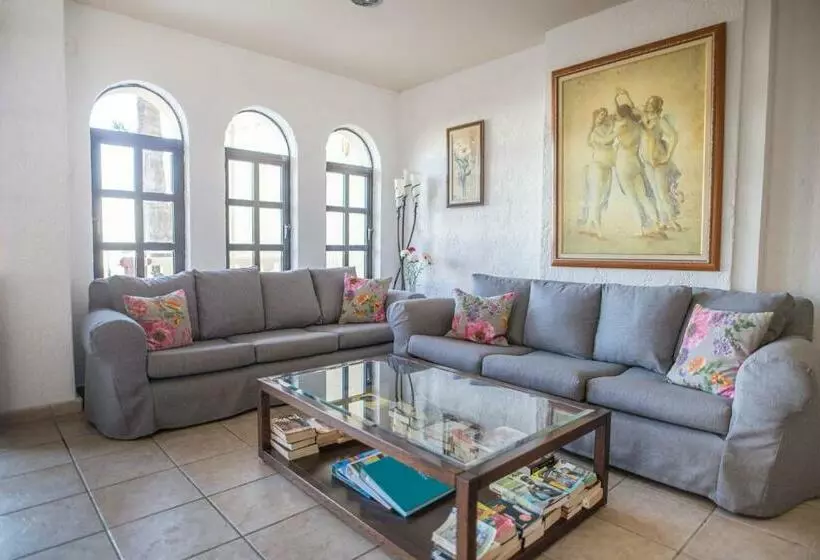 هتل Creta Aquamarine