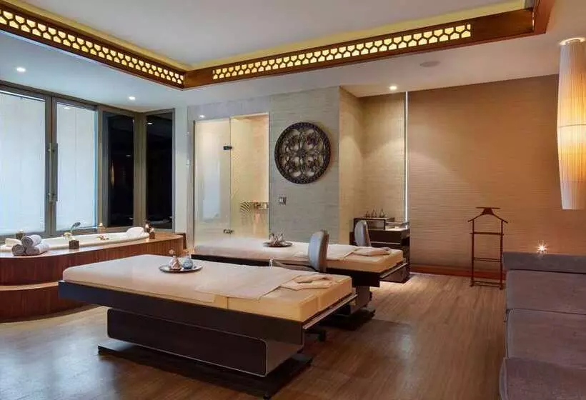 Отель Hilton Bursa Convention Center & Spa