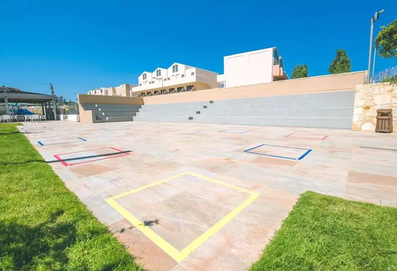 هتل Kiani Beach Resort Family All Inclusive