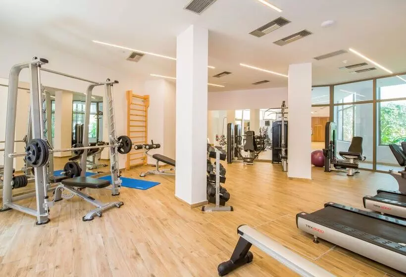 هتل Kiani Beach Resort Family All Inclusive