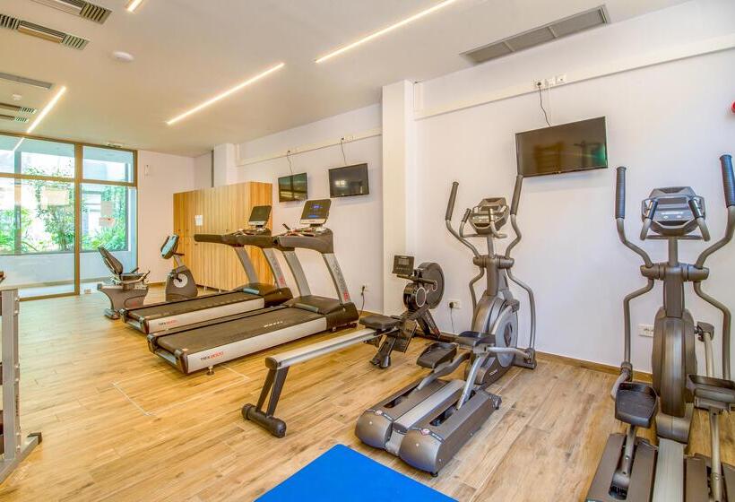 هتل Kiani Beach Resort Family All Inclusive