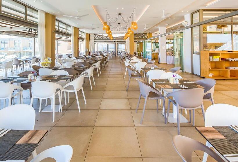 هتل Kiani Beach Resort Family All Inclusive