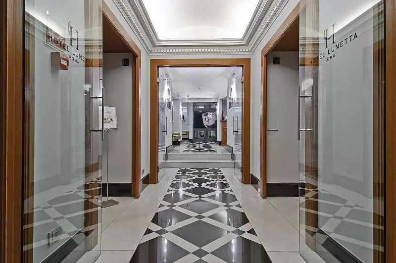 هتل Lunetta