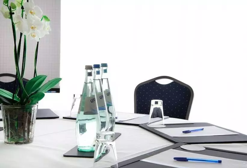 Отель Pestana Berlin Tiergarten