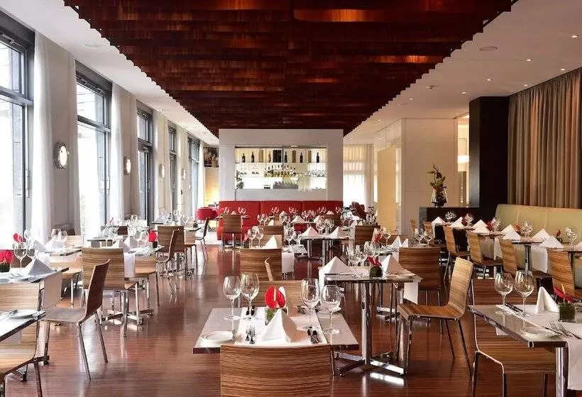 Отель Pestana Berlin Tiergarten